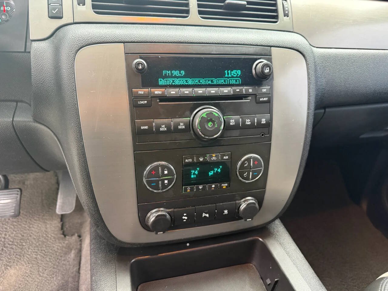 Used 2008 Chevrolet Tahoe LT w/ LT Preferred Equipment Group AWD/4WD image 14