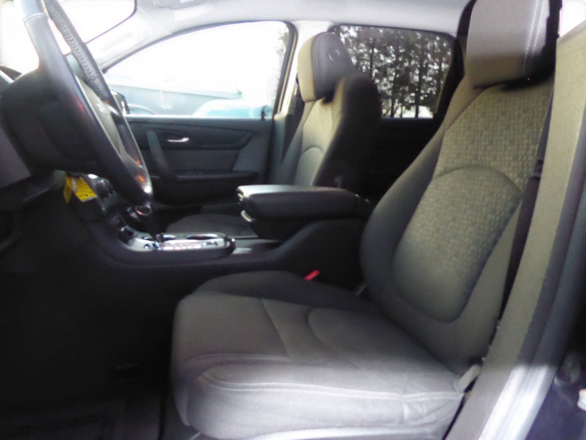 Used 2016 GMC Acadia SLE image 14