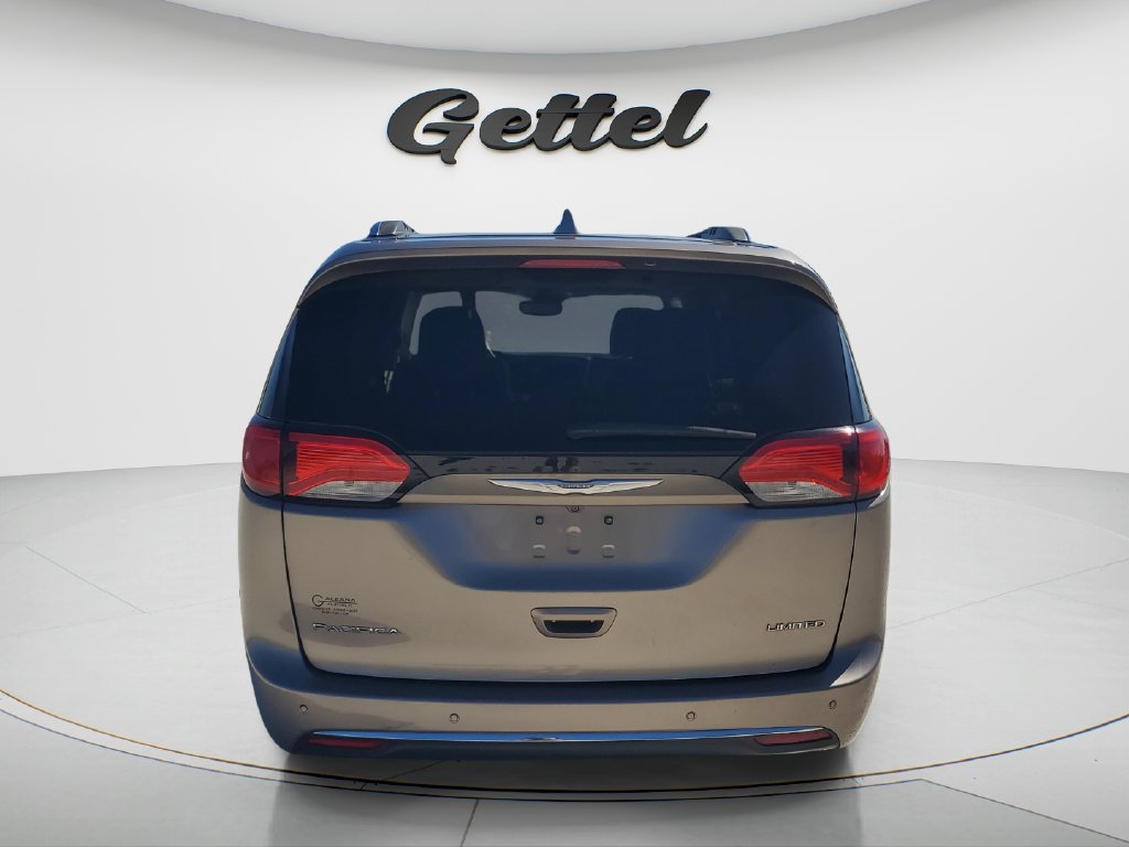 Used 2018 Chrysler Pacifica Limited w/ Advanced Safetytec Group FWD image 6