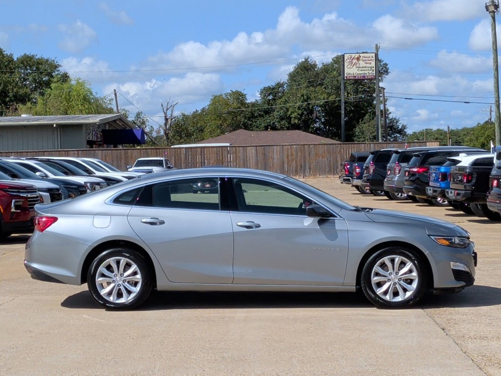 Used 2025 Chevrolet Malibu LT FWD image 9