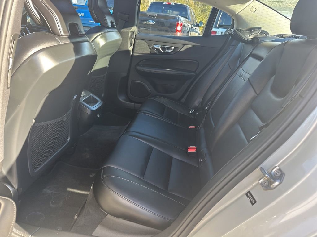 Used 2020 Volvo S60 T6 Momentum image 28