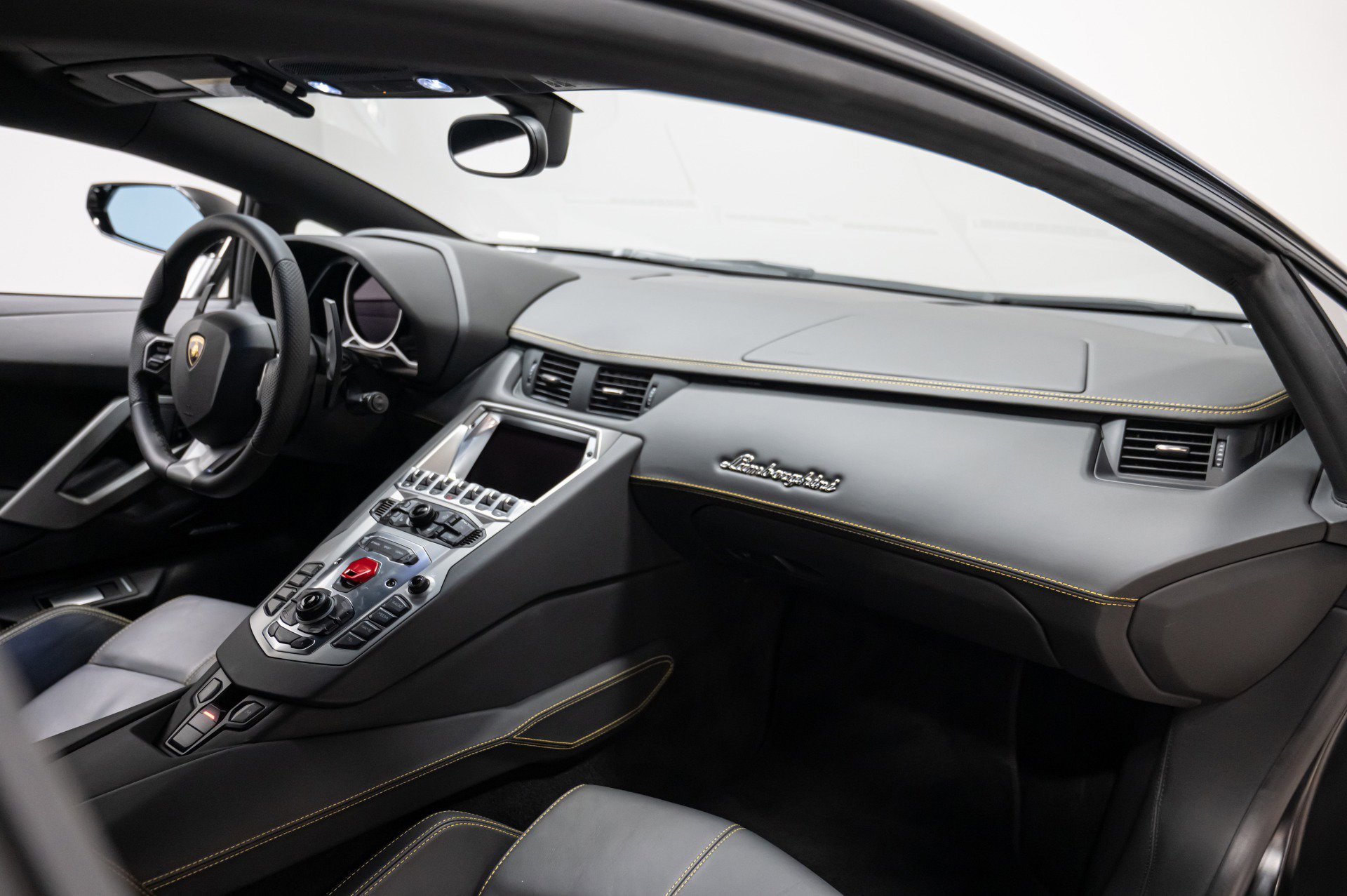 Used 2014 Lamborghini Aventador LP 700-4 image 37