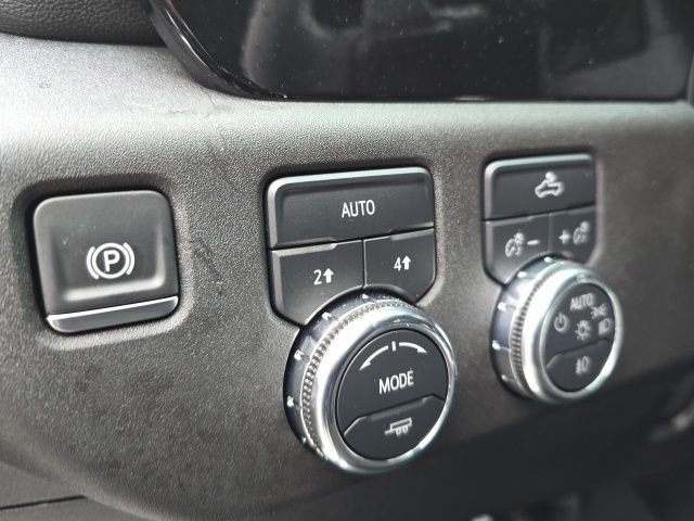 Used 2025 GMC Sierra 1500 Elevation w/ Preferred Package image 14