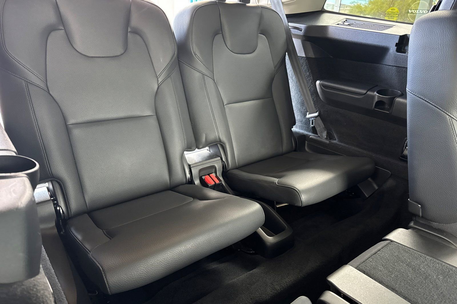 Used 2023 Volvo XC90 T8 Plus w/ Protection Package Premier image 18