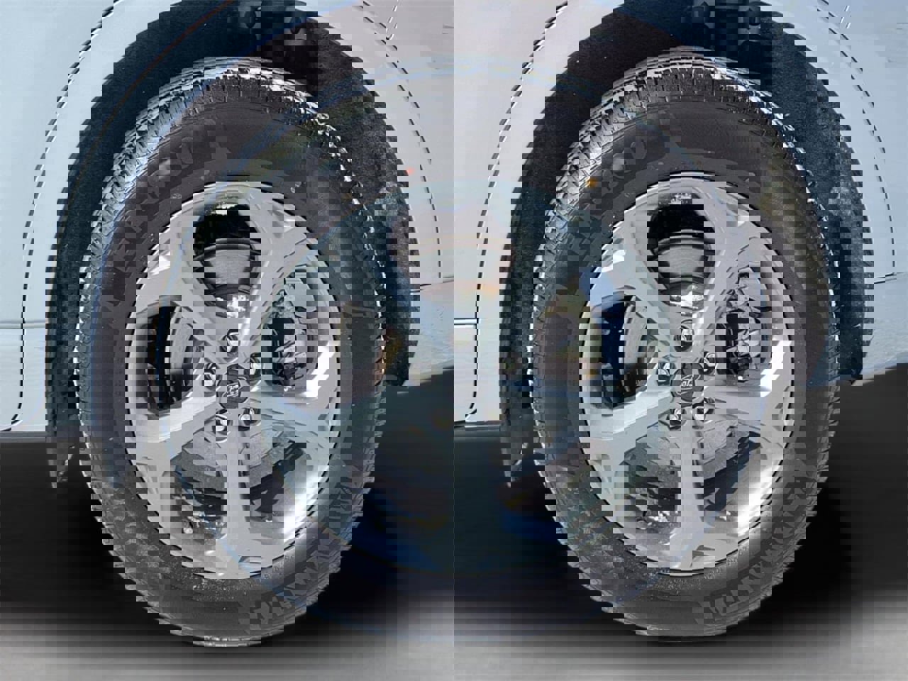 Used 2024 Ford Escape ST-Line image 3