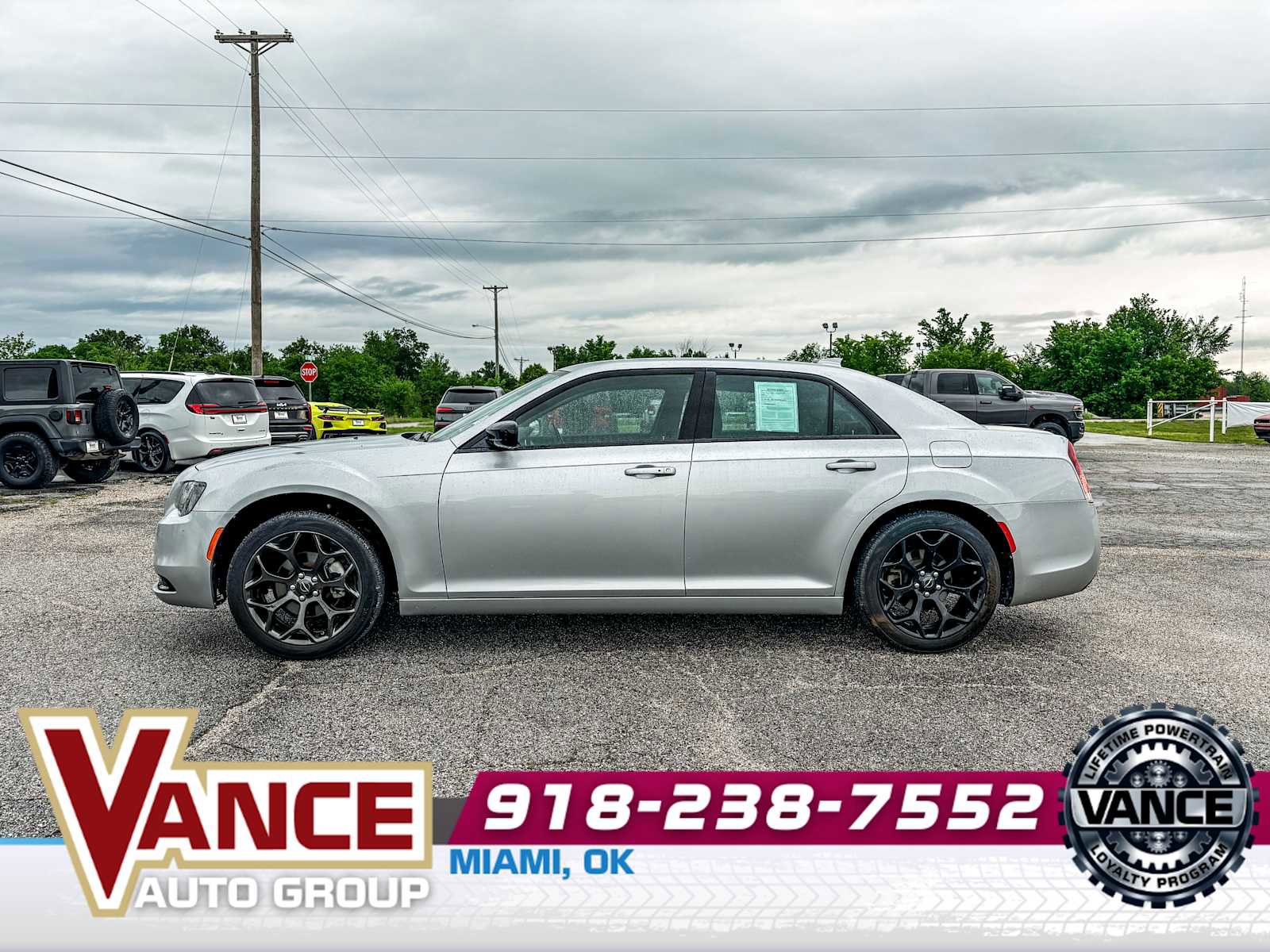 Used 2022 Chrysler 300 Touring w/ Sport Appearance Package RWD image 5