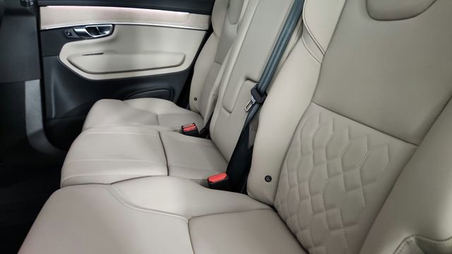 Certified 2026 Volvo XC90 B6 Plus w/ Protection Package Premier AWD/4WD image 29
