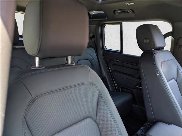 Used 2025 Land Rover Defender 110 S image 14
