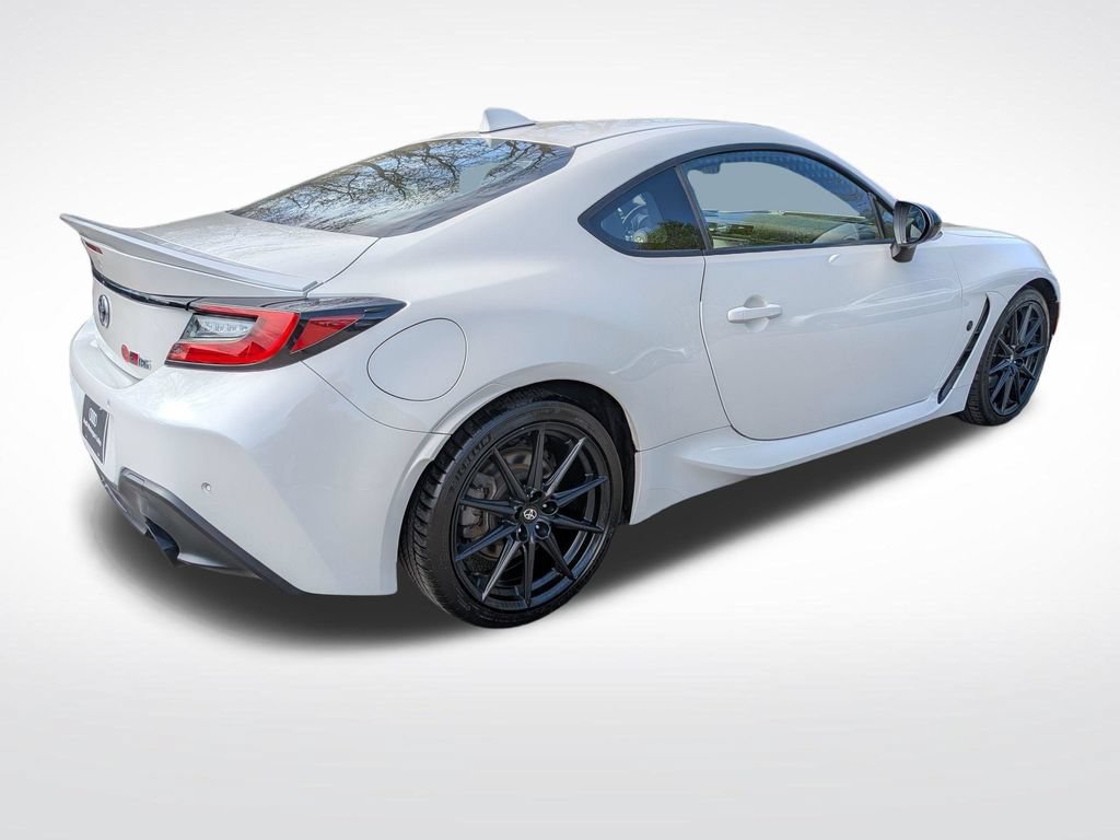 Used 2023 Toyota GR86 Premium RWD image 3