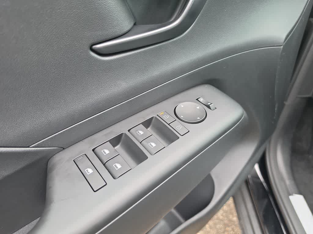 New 2027 Hyundai Kona SE FWD image 17