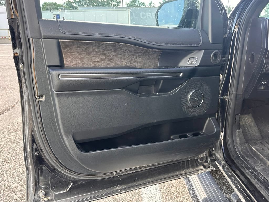 Used 2021 Ford Expedition Max Limited AWD/4WD image 18