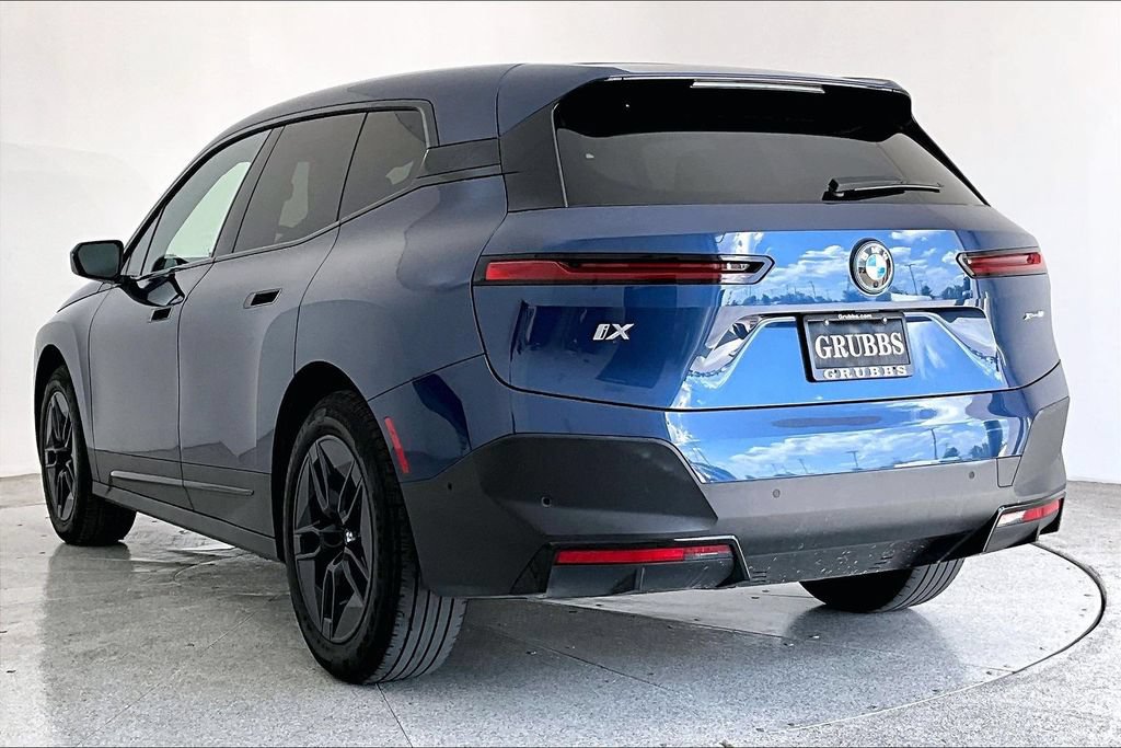 Used 2023 BMW iX xDrive50 AWD/4WD image 15