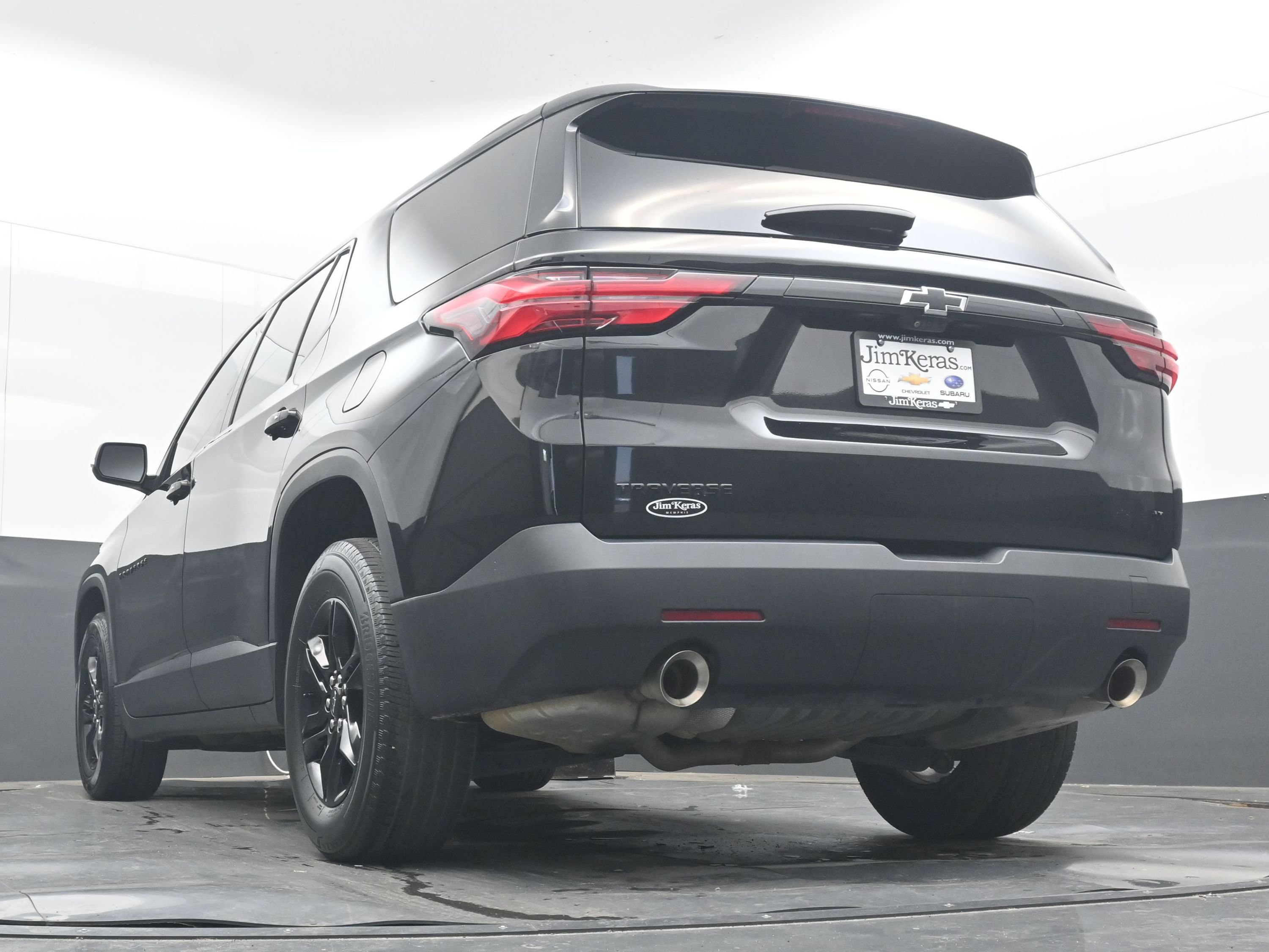 Used 2023 Chevrolet Traverse LT FWD image 34