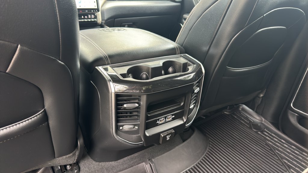 Used 2019 RAM 1500 Laramie w/ Sport Appearance Package AWD/4WD image 31