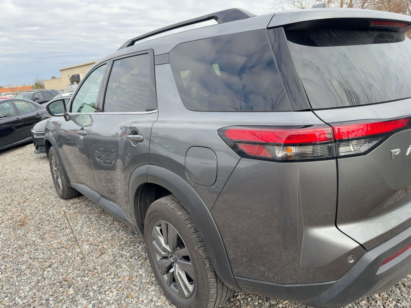 Used 2025 Nissan Pathfinder SV image 5