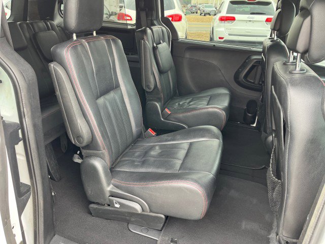 Used 2017 Dodge Grand Caravan GT image 16