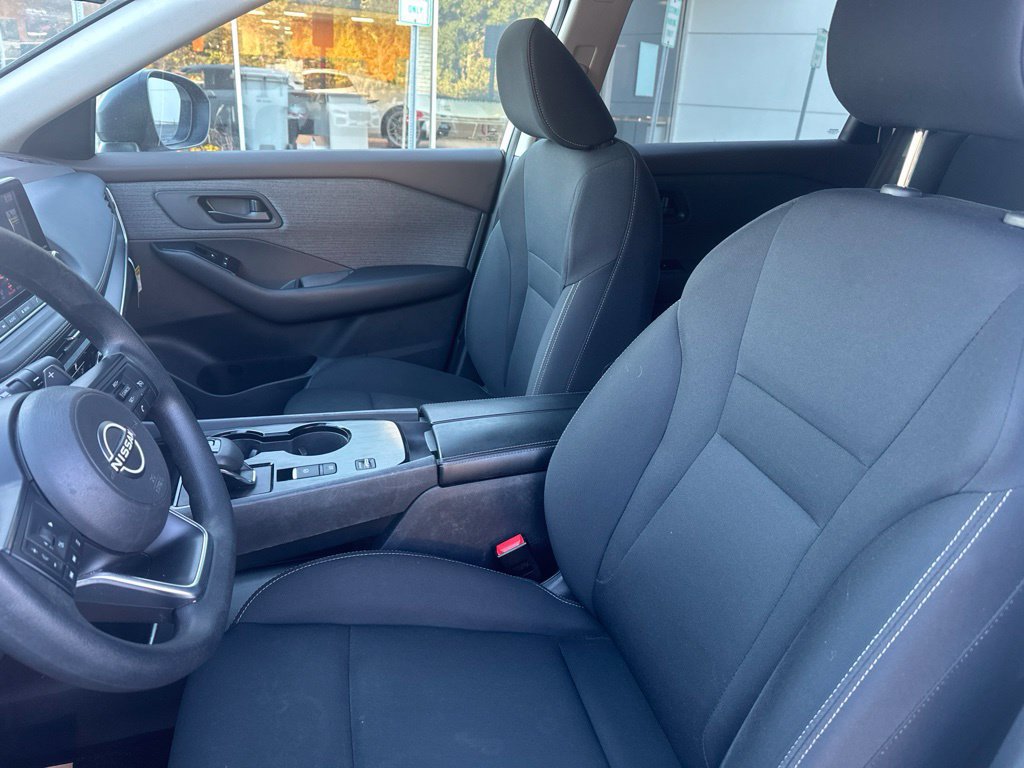 Used 2023 Nissan Rogue S FWD image 11