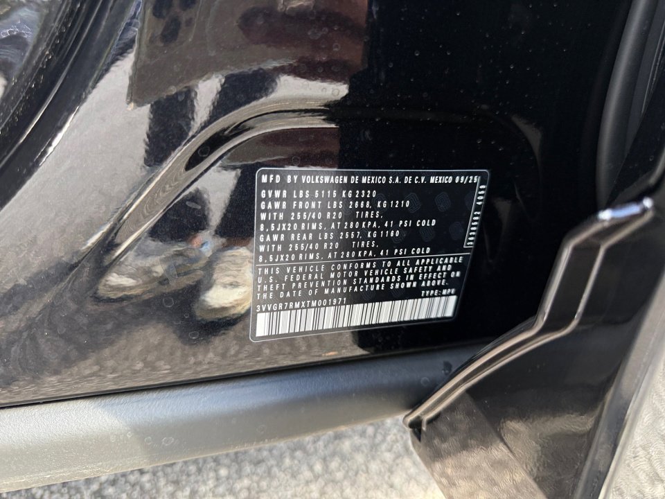 New 2026 Volkswagen Tiguan SE R-Line image 35