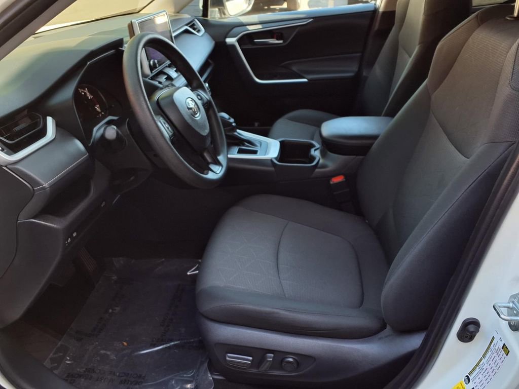 Certified 2025 Toyota RAV4 XLE w/ Convenience Package image 17