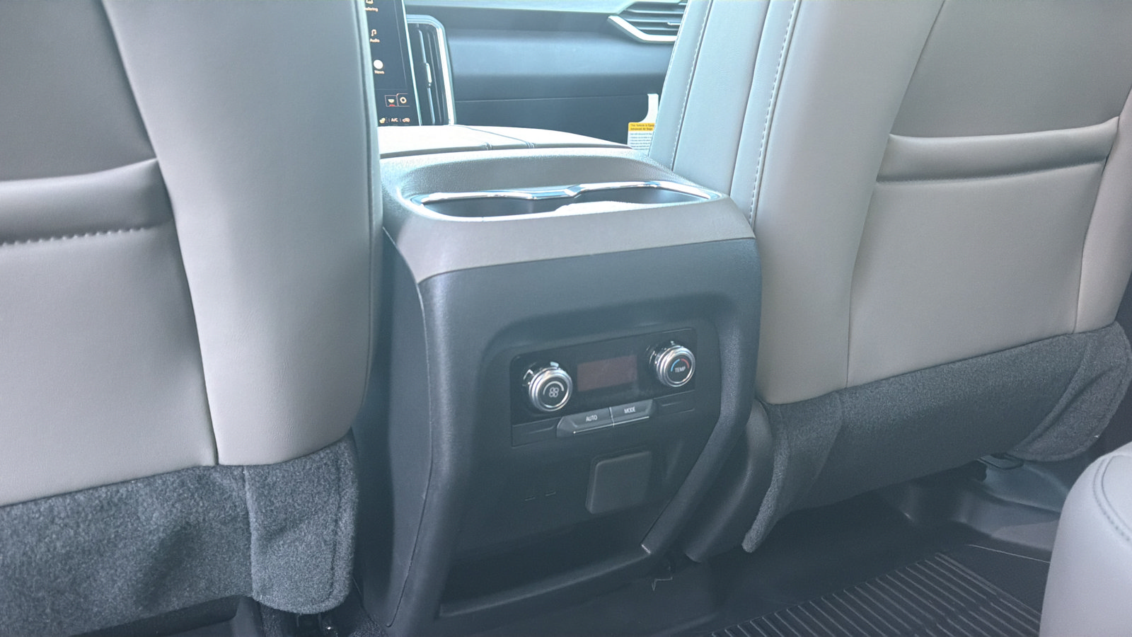 New 2026 GMC Acadia Elevation w/ Elevation Premium Package FWD image 25