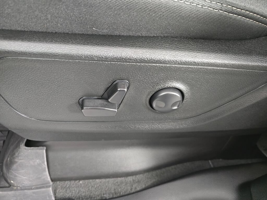 Used 2023 RAM 1500 Big Horn AWD/4WD image 21