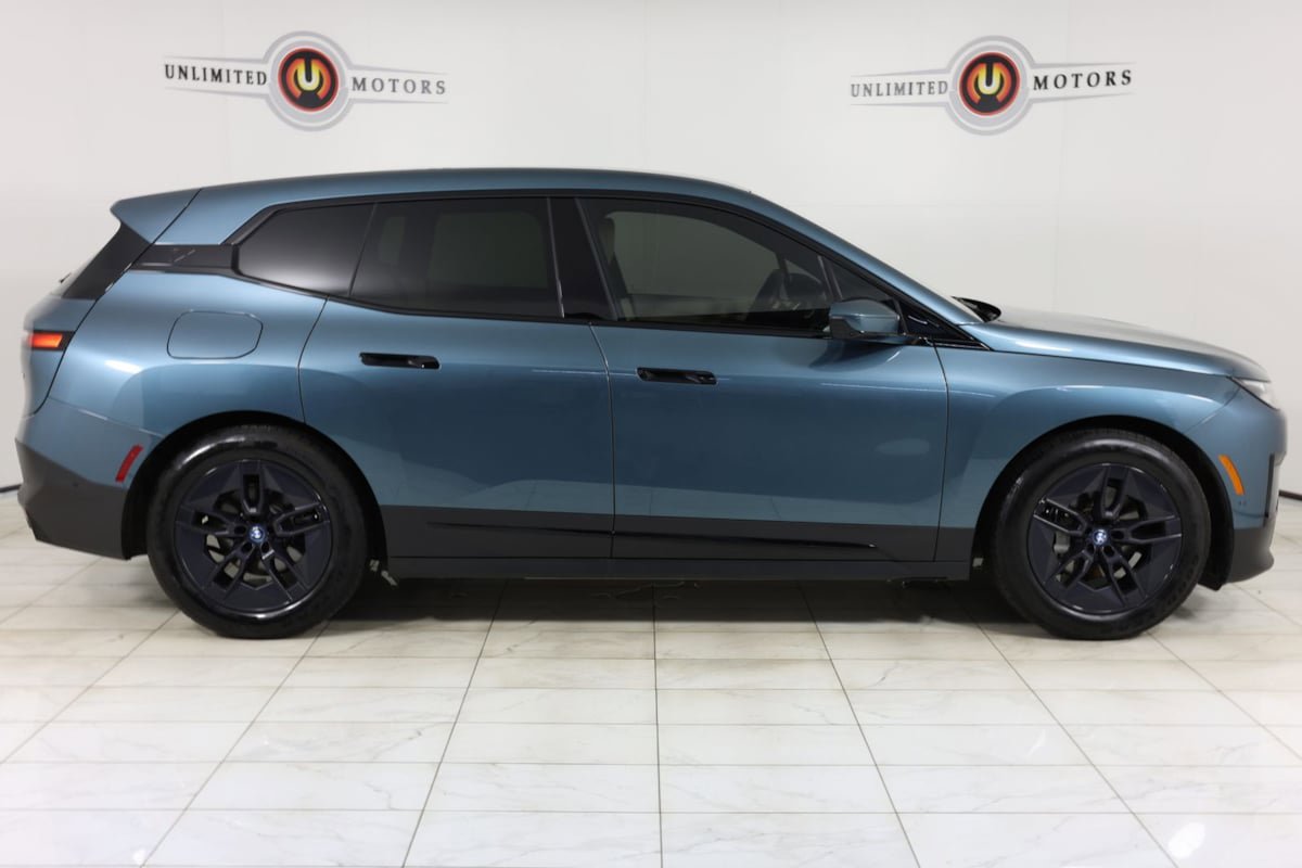 Used 2023 BMW iX xDrive50 w/ Premium Package AWD/4WD image 2