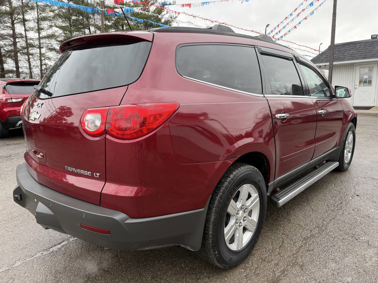 Used 2011 Chevrolet Traverse LT w/ LPO, 'HIT The Road' Package AWD/4WD image 5
