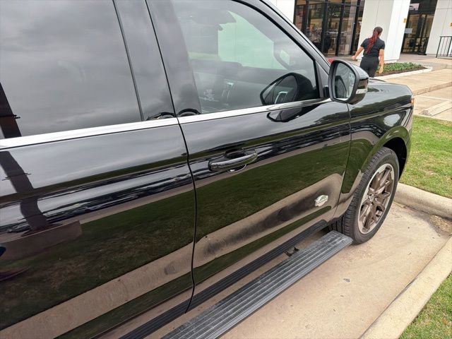 Used 2025 Ford Expedition Max King Ranch image 22