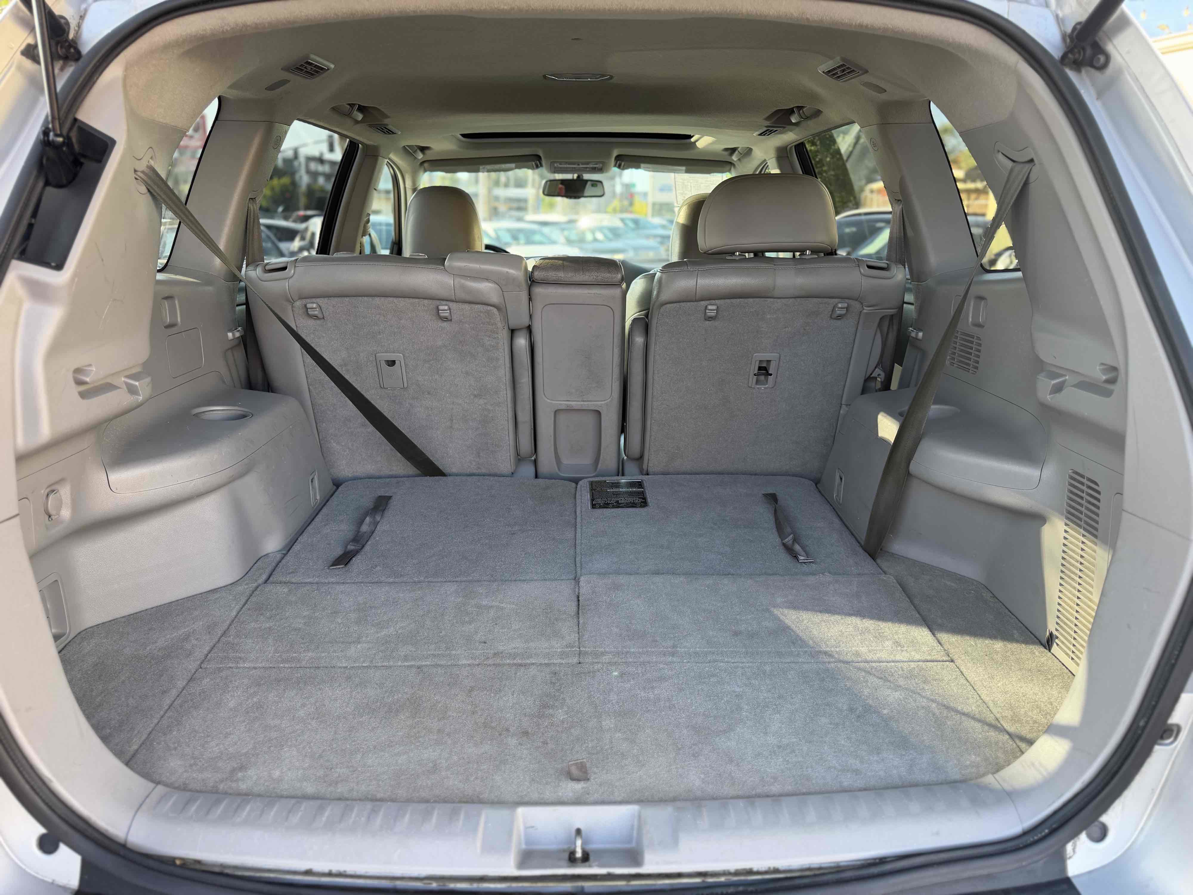 Used 2012 Toyota Highlander SE w/ Tow Pkg FWD image 13
