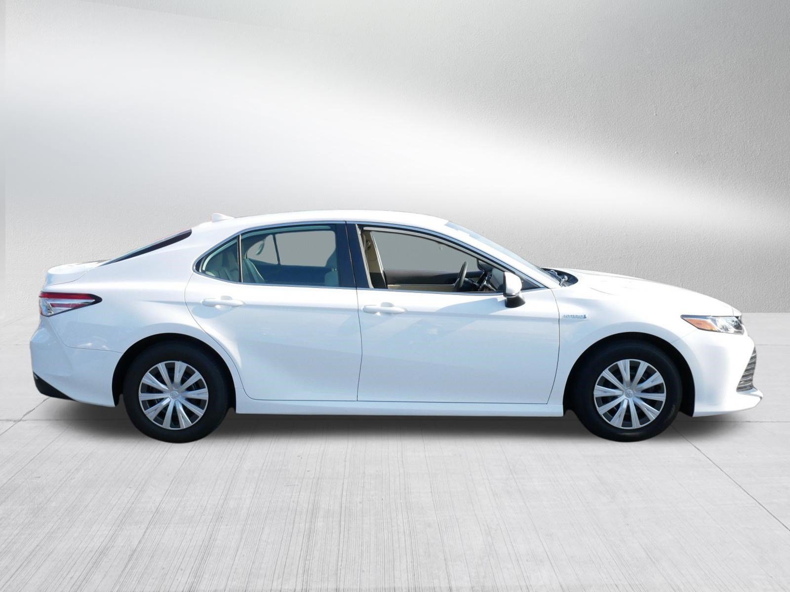 Used 2019 Toyota Camry LE FWD image 8