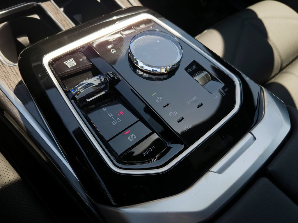 New 2026 BMW 740i RWD image 9