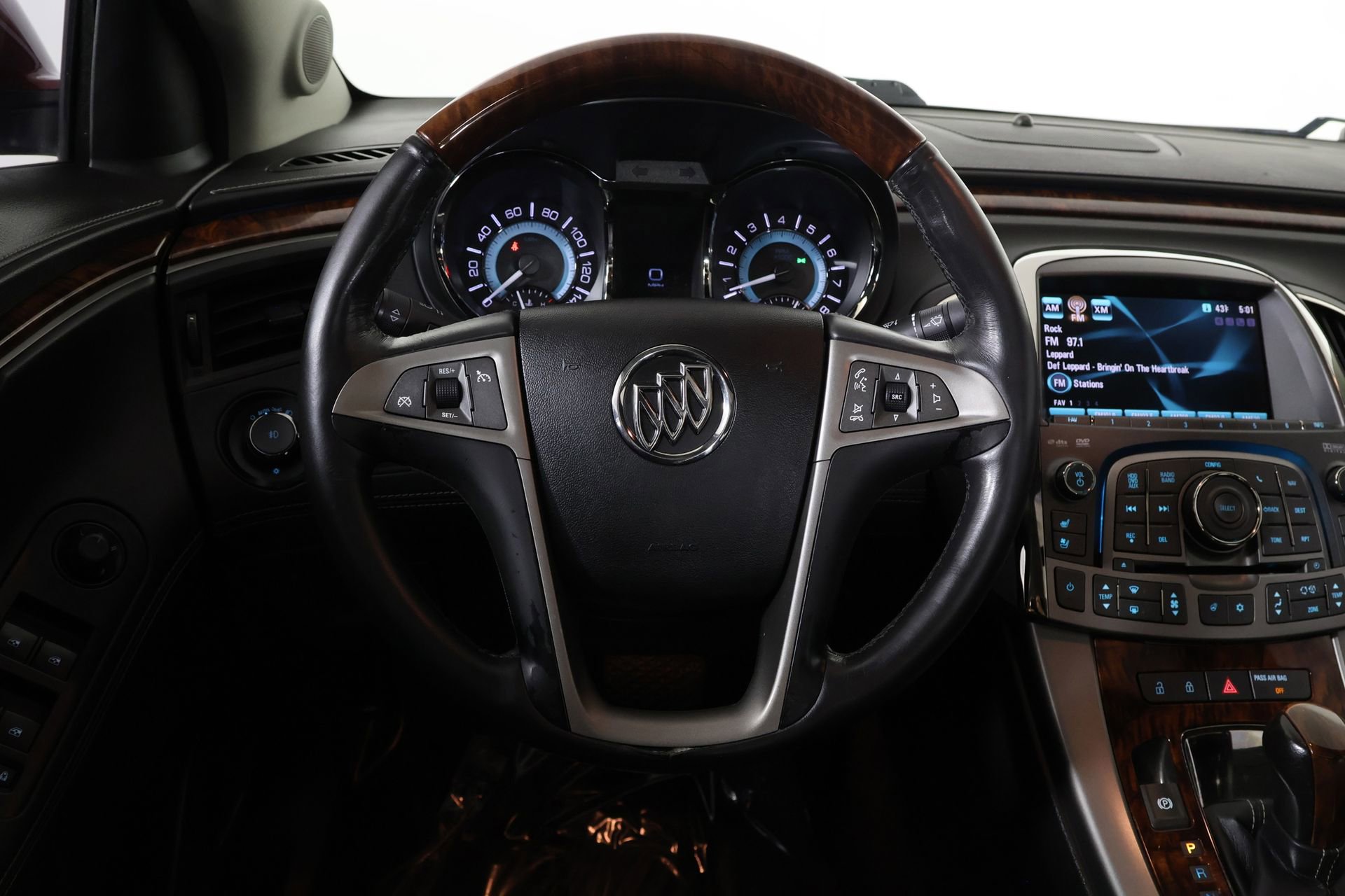 Used 2012 Buick LaCrosse Touring image 24
