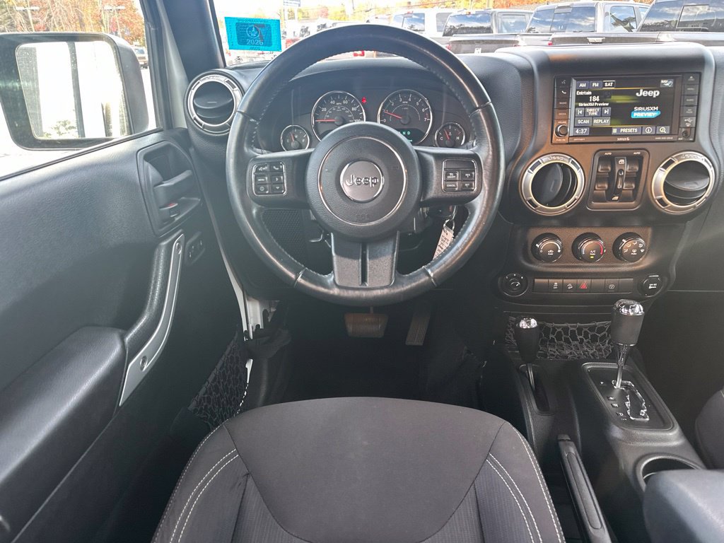 Used 2017 Jeep Wrangler Unlimited Sahara w/ Connectivity Group AWD/4WD image 19