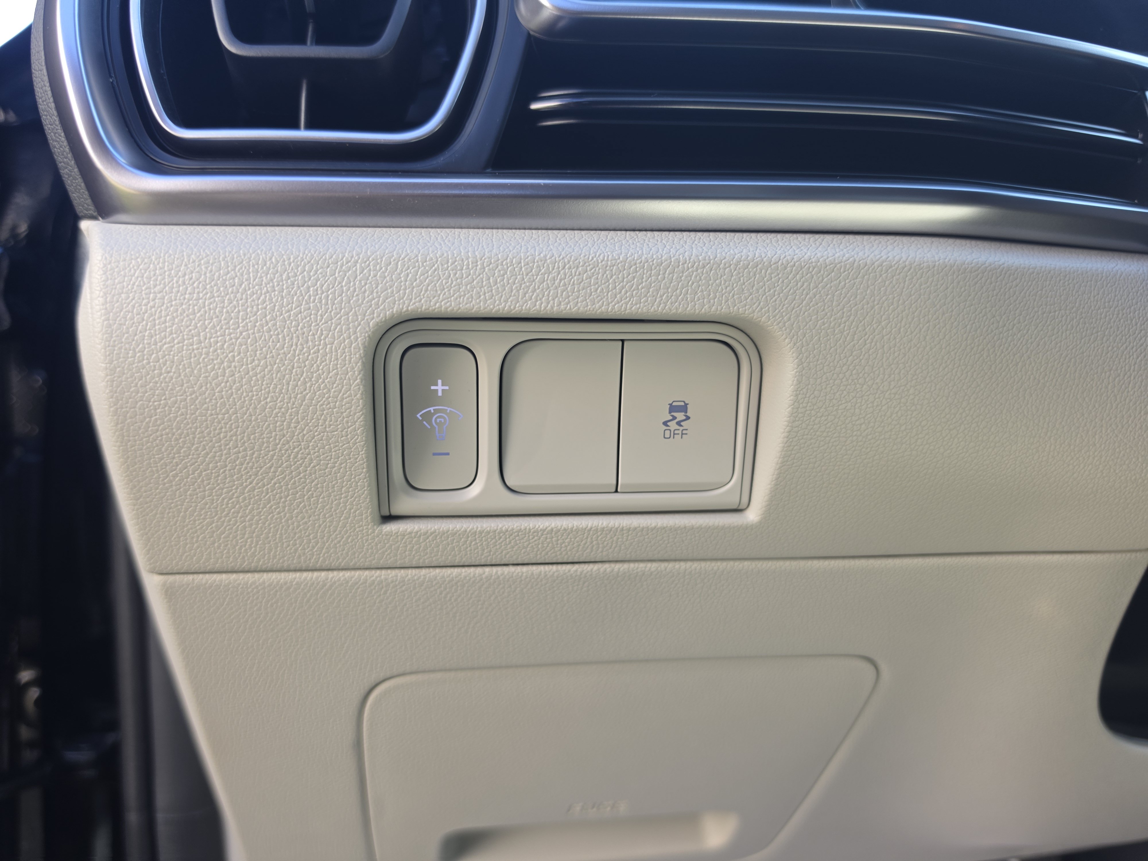 Used 2025 Kia Sorento S AWD/4WD image 19