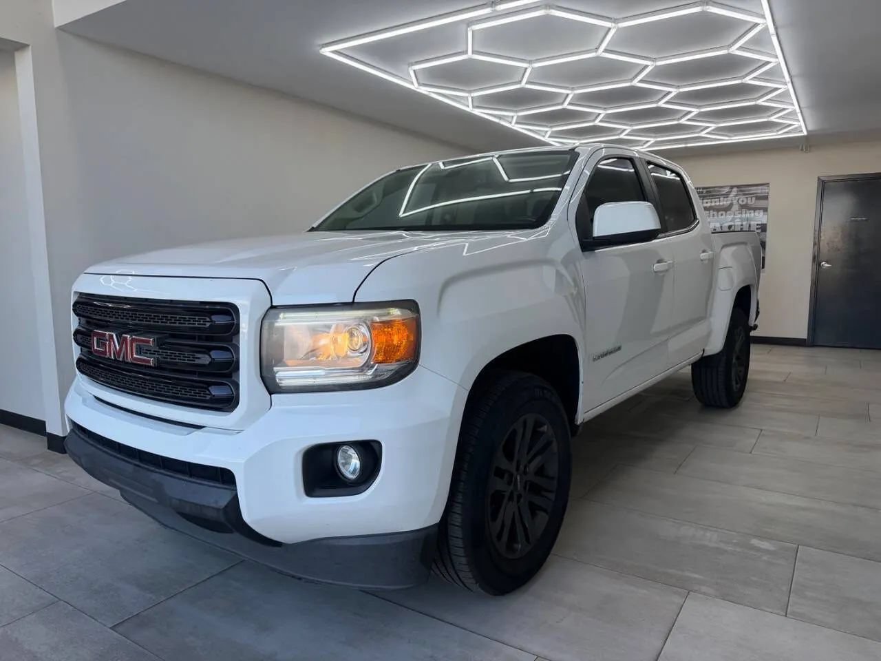 Used 2020 GMC Canyon SLE w/ Elevation Edition RWD image 3