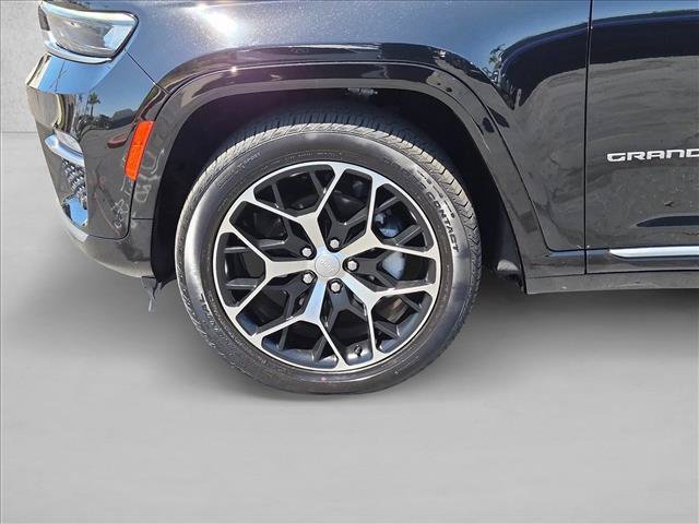Used 2023 Jeep Grand Cherokee Summit AWD/4WD image 26