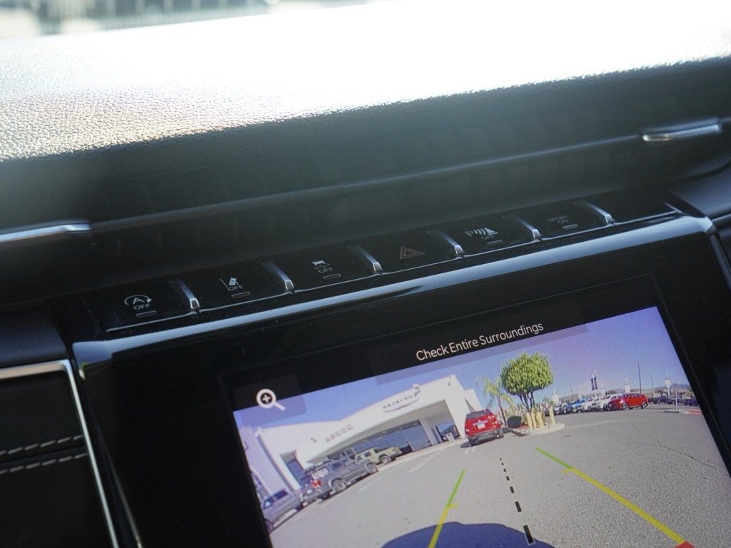 Certified 2022 Jeep Grand Cherokee Laredo w/ Luxury Tech Group I image 16