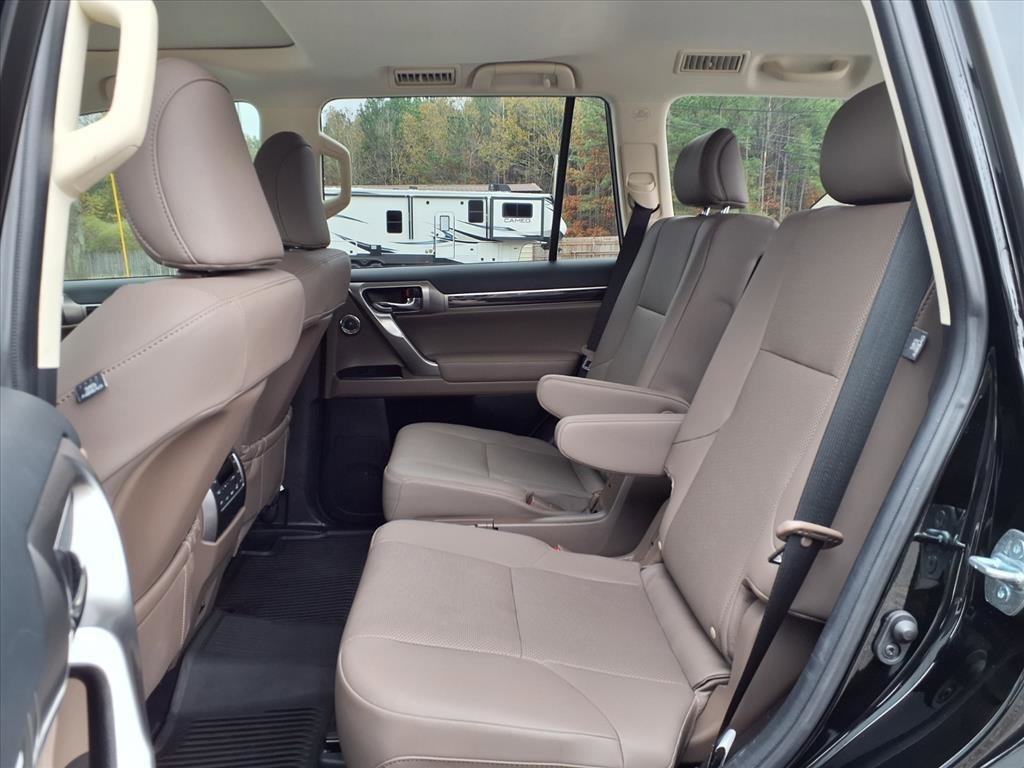 Used 2022 Lexus GX 460 Premium w/ Accessory Package image 15