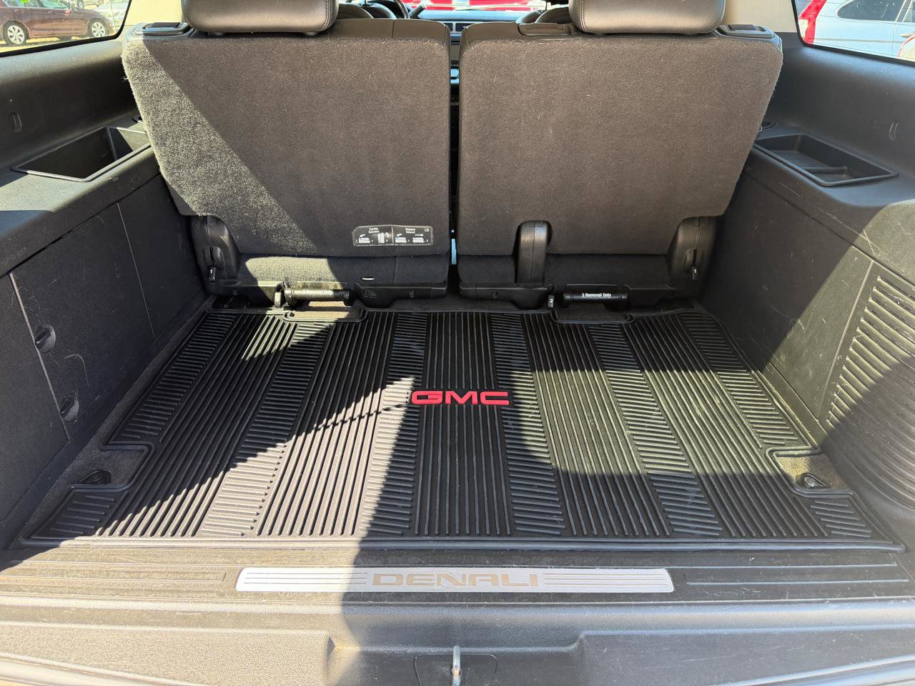Used 2012 GMC Yukon XL Denali RWD image 14