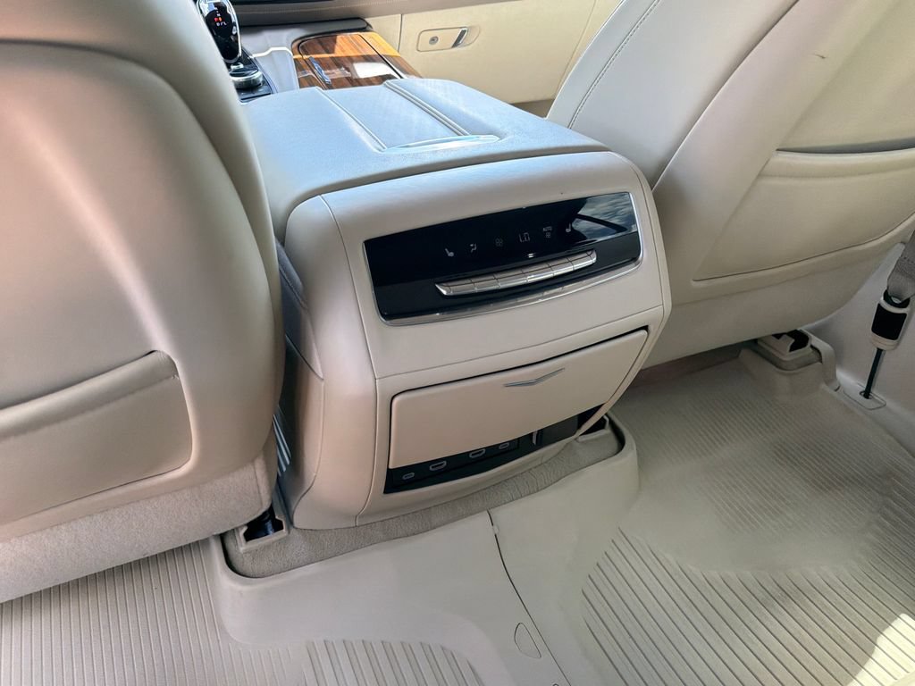 Used 2024 Cadillac Escalade Sport Platinum w/ LPO, Floor Liner Package AWD/4WD image 36
