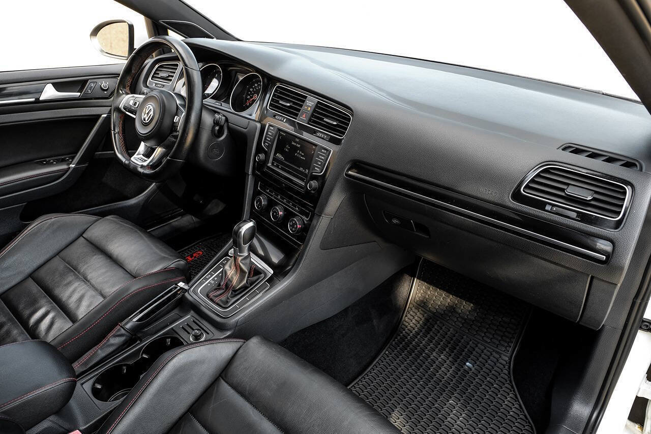Used 2016 Volkswagen GTI SE w/ Lighting Package (SEL) FWD image 13