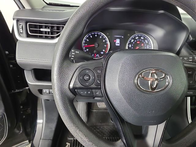 Used 2021 Toyota RAV4 LE AWD/4WD image 26