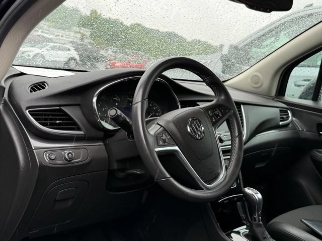 Used 2022 Buick Encore Preferred w/ Safety Package AWD/4WD image 2