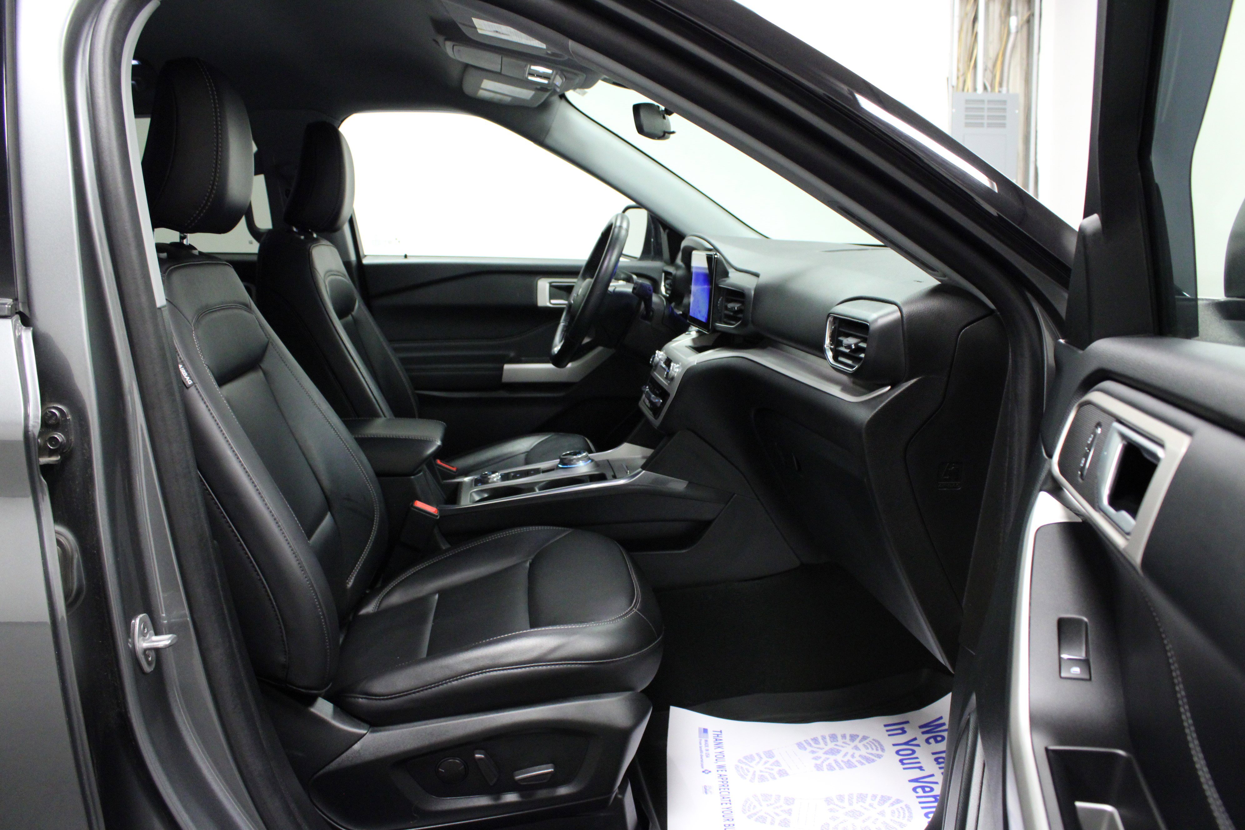 Used 2023 Ford Explorer XLT w/ Equipment Group 202A image 17