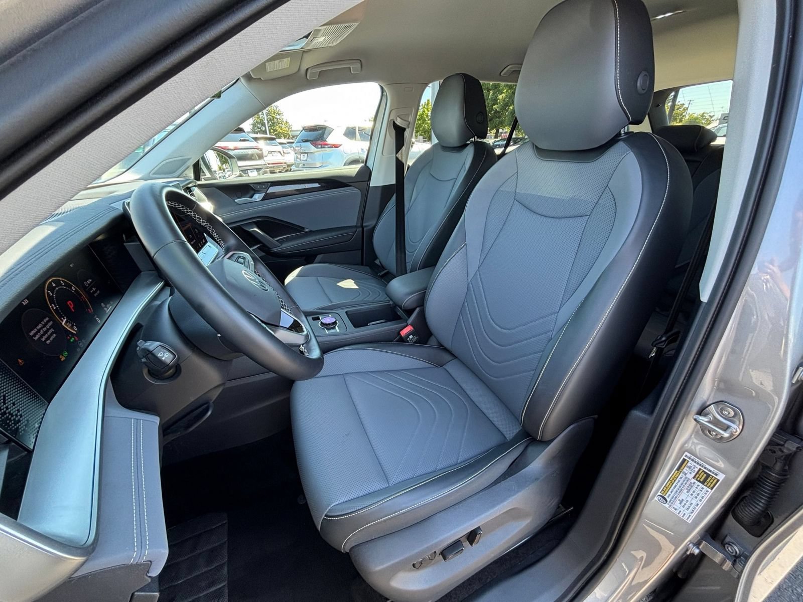 Used 2026 Volkswagen Tiguan SE AWD/4WD image 38