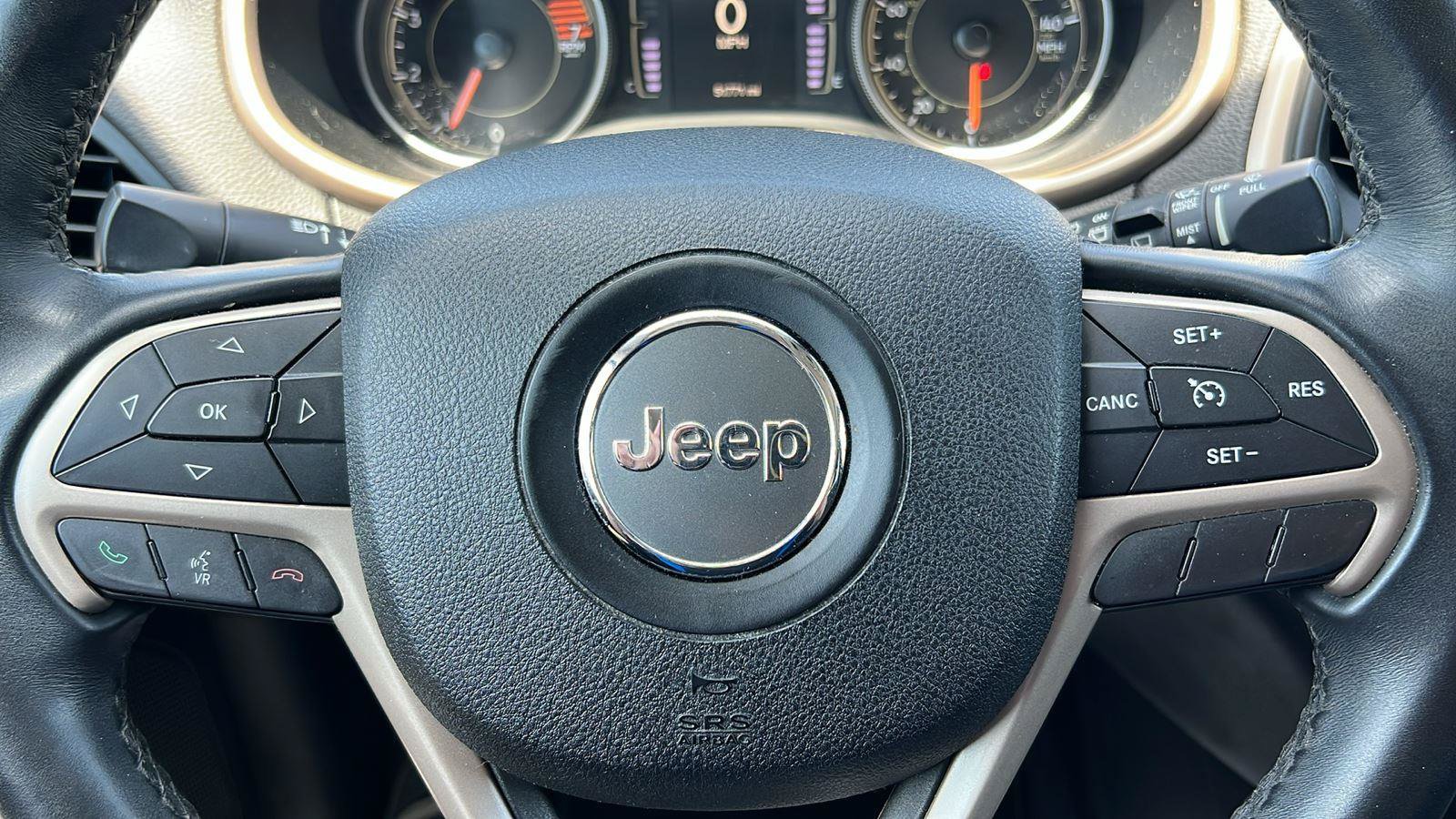 Used 2017 Jeep Cherokee 75th Anniversary AWD/4WD image 32