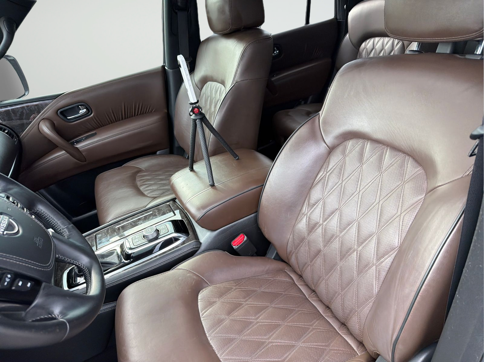 Used 2022 Nissan Armada Platinum w/ Captain's Chairs Package RWD image 30