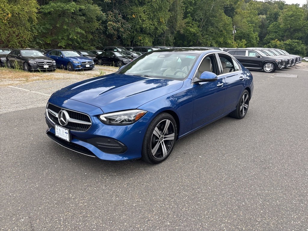Used 2025 Mercedes-Benz C 300 4MATIC Sedan image 3