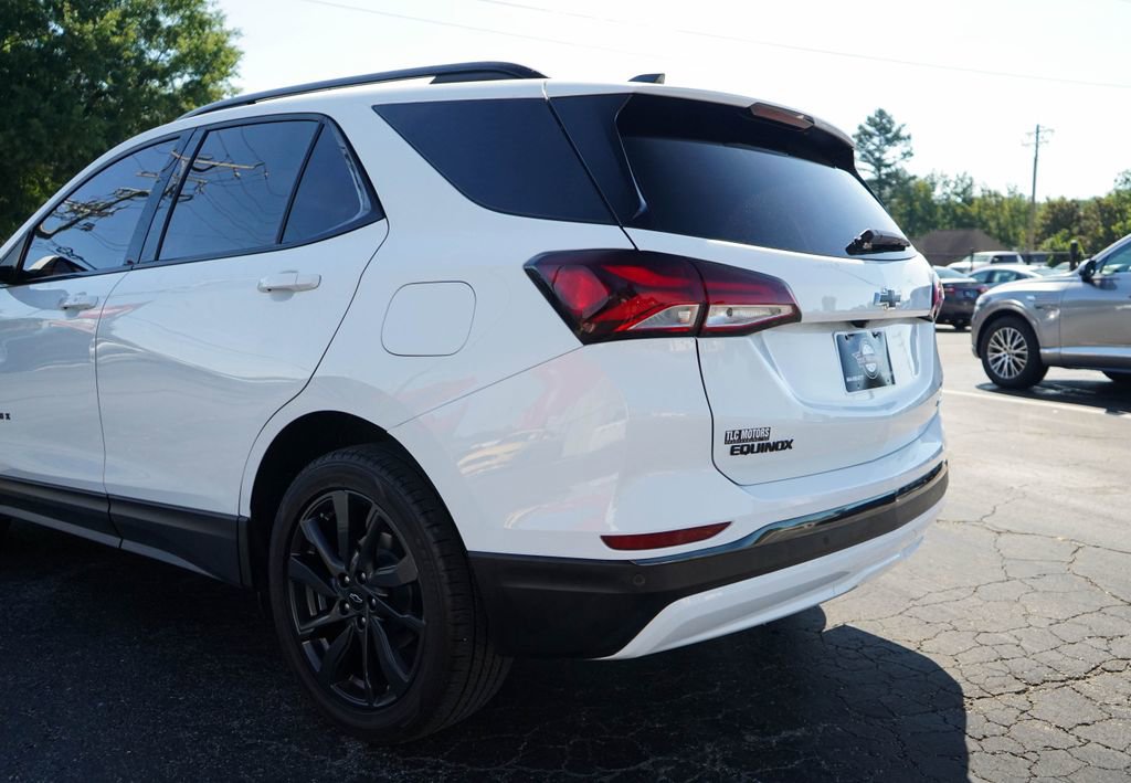 Used 2022 Chevrolet Equinox RS w/ RS Leather Package FWD image 19