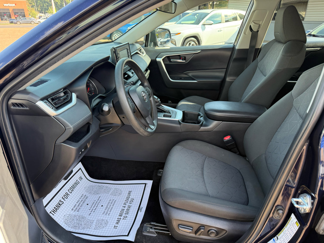 Used 2022 Toyota RAV4 XLE image 7